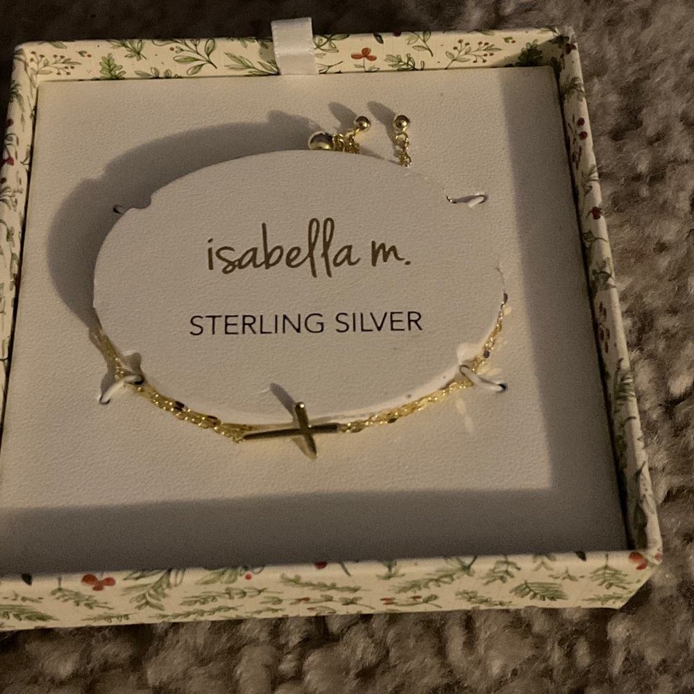Isabella Sterling Silver bracelet dipped in gold cross. Delicate and elegant. 🌹